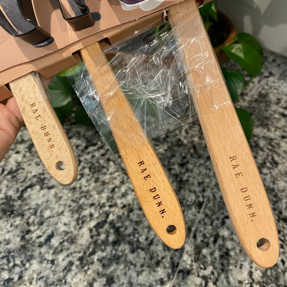 Rae Dunn Halloween HOCUS POCUS Spatula and Cookie Cutter Set
